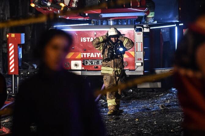 Fire at Perfume Depot in Northwestern Turkiye Claims Six Lives