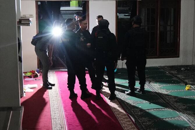 Indonesian Police Find Possible Explosive Powder in Jakarta Mosque Blasts Investigation