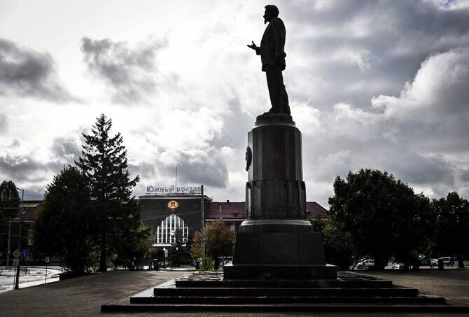 Russia's Kaliningrad Faces Economic and Isolation Challenges Amid Tensions