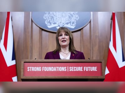 UK Economy Inches Forward at 0.1% in Q3, Cyber-Attack on Automaker Blueprint for Weakness