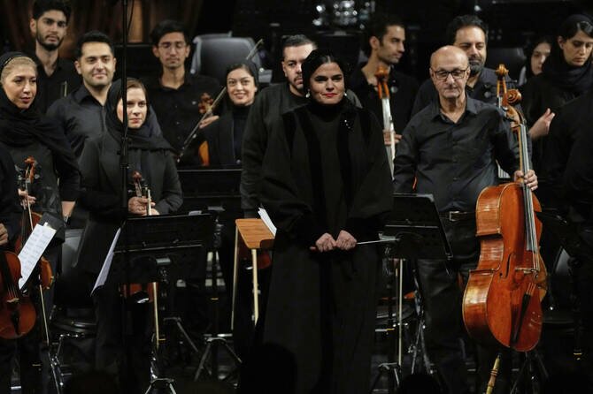 Iran's First Woman Orchestra Conductor Inspires with Historic Performance