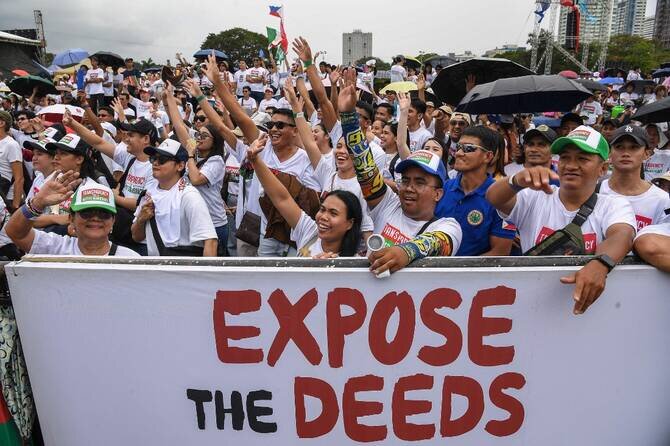 Thousands Rally in Manila Over Corruption Scandal Involving Top Philippine Officials