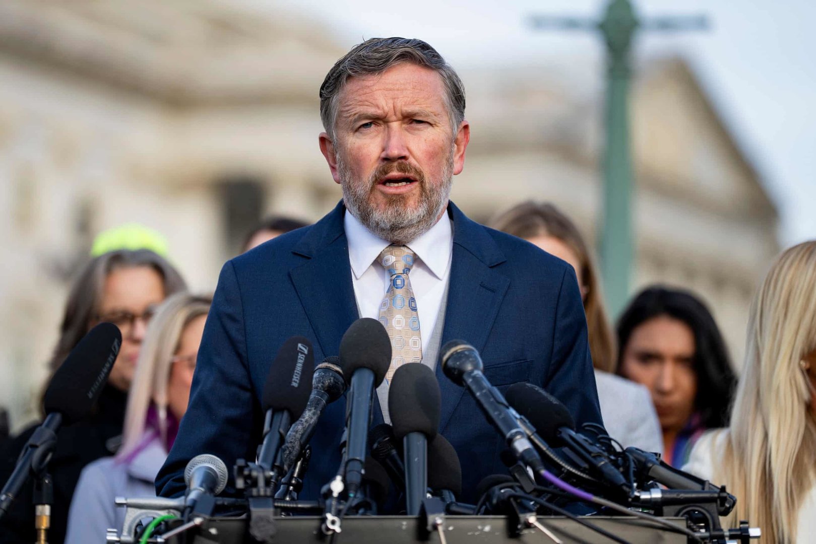 US Congress Demands Equivalent Accountability for Epstein-Linked Perpetrators as UK Actions Highlighted