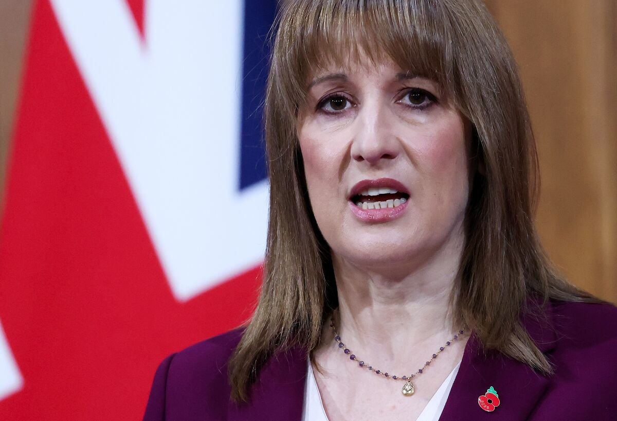 UK Lawmakers Urge New Investor Visa Amid Record Wealth Migration