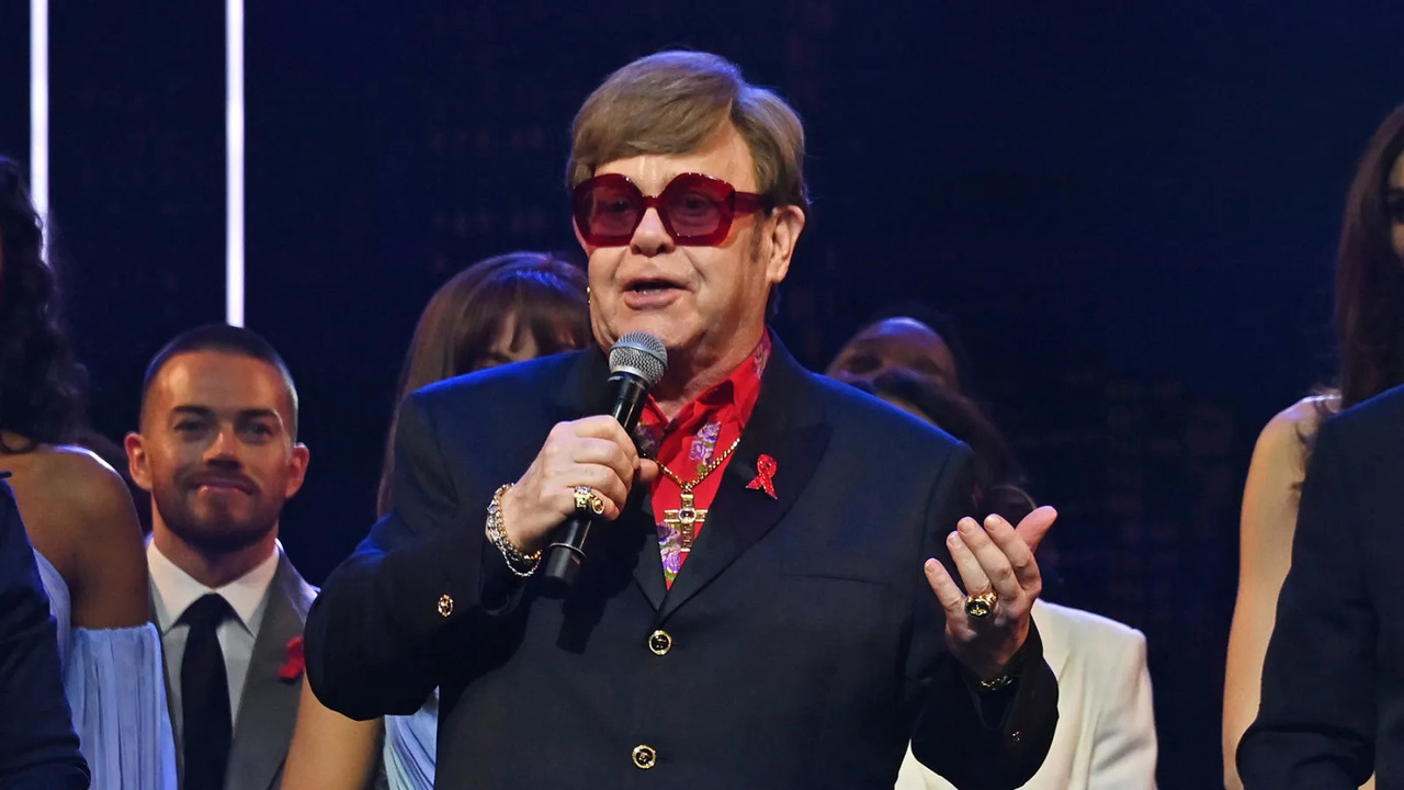 Elton John révèle une perte de vision sévère mais reste ferme dans l'espoir