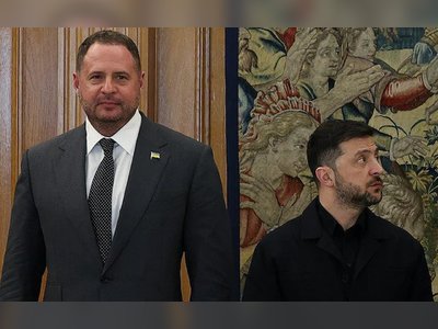 Der Präsident der Ukraine verliert einen wichtigen Mitarbeiter, da der Stabschef Andriy Yermak im Zuge einer umfassenden Korruptionsermittlung zurücktritt.