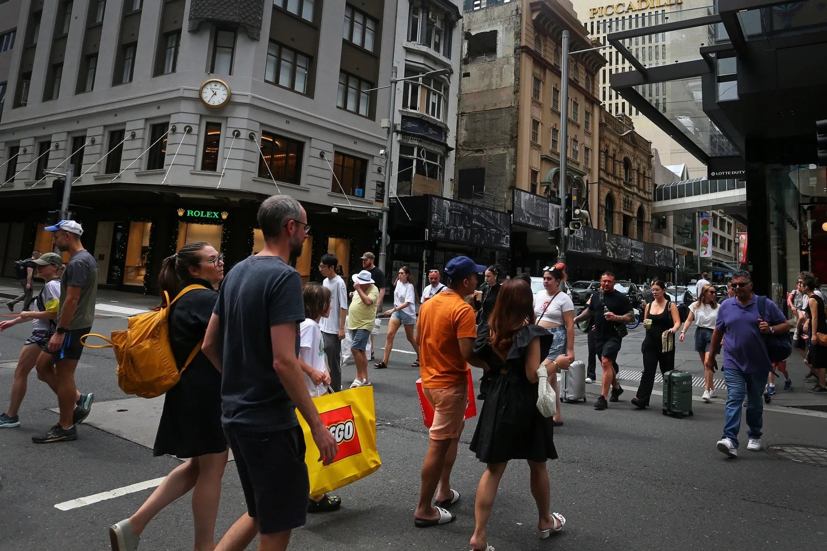 Australia’s Economy Gains Momentum as 2025 GDP Rebounds, But Rate-Hike Debate Reignites