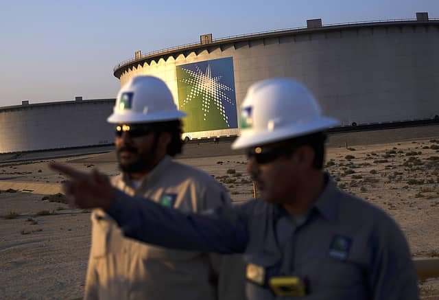 Saudi Arabia Slashes Price of Flagship Crude to Five-Year Low Ahead of January Deliveries