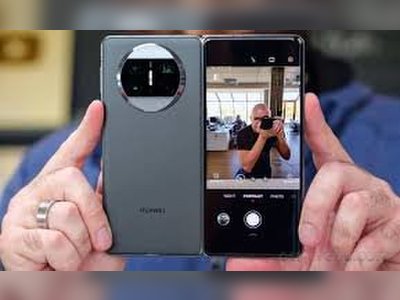 Chinese Smartphone Makers Exploit Apple AI Delay to Gain Ground in China