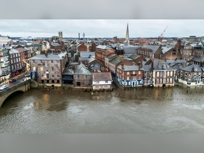Storm Bram Batters UK and Ireland: Floods, High Winds and Widespread Travel Chaos