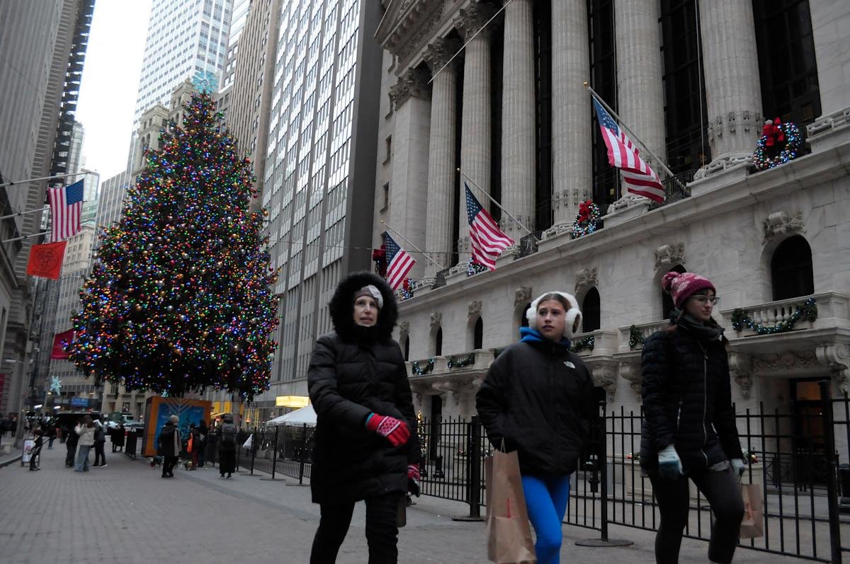 Wall Street Wavers While London Inches Higher as Markets Await Federal Reserve Decision