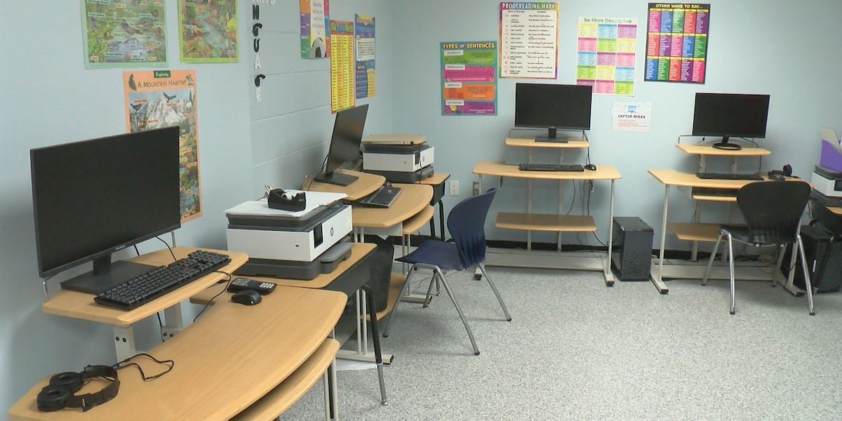 U.S. Schools and Families Reassess Phone Use as Australia Enforces Youth Social Media Ban