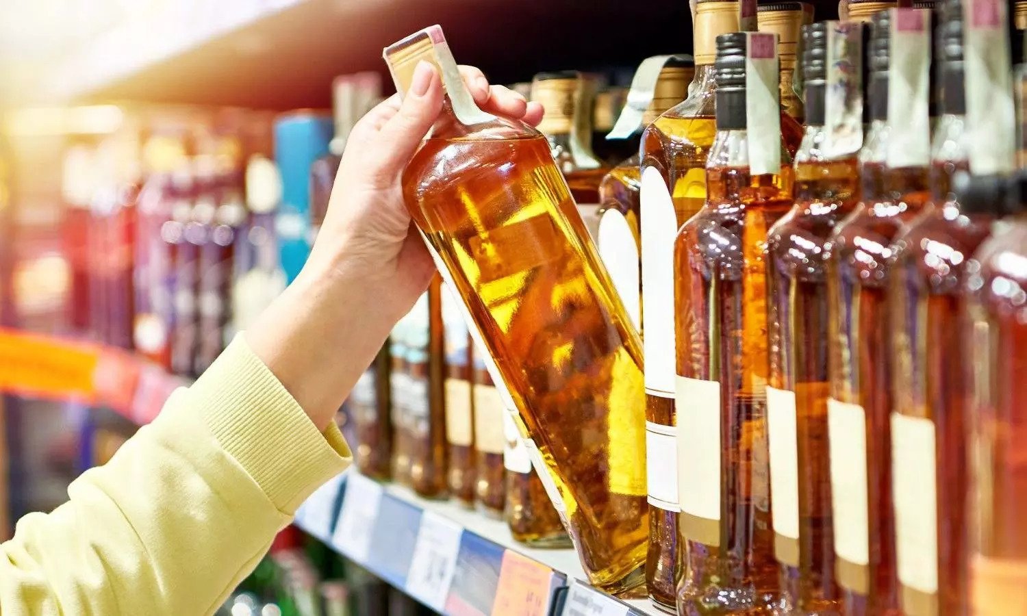 Saudi Arabia Expands Alcohol Access for Non-Muslim Foreign Residents Under Controlled New Rules