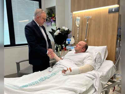 Australian Prime Minister Honors Bondi Beach Hero Who Disarmed Shooter and Saved Lives