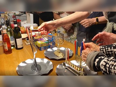 Interfaith Unity Emerges as Jews and Muslims Embrace at Vigils After Bondi Beach Terror Attack