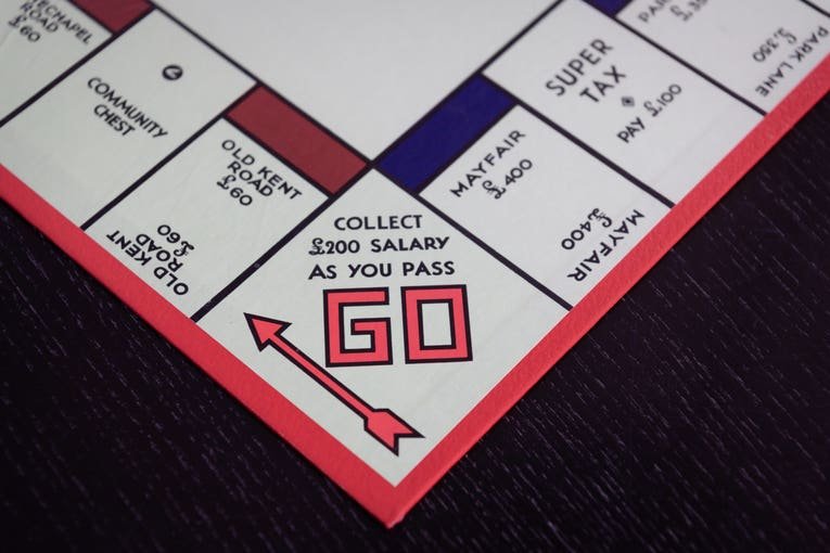 Average UK Salary by Age in 2025 Shows Earnings Peak in Mid-Career