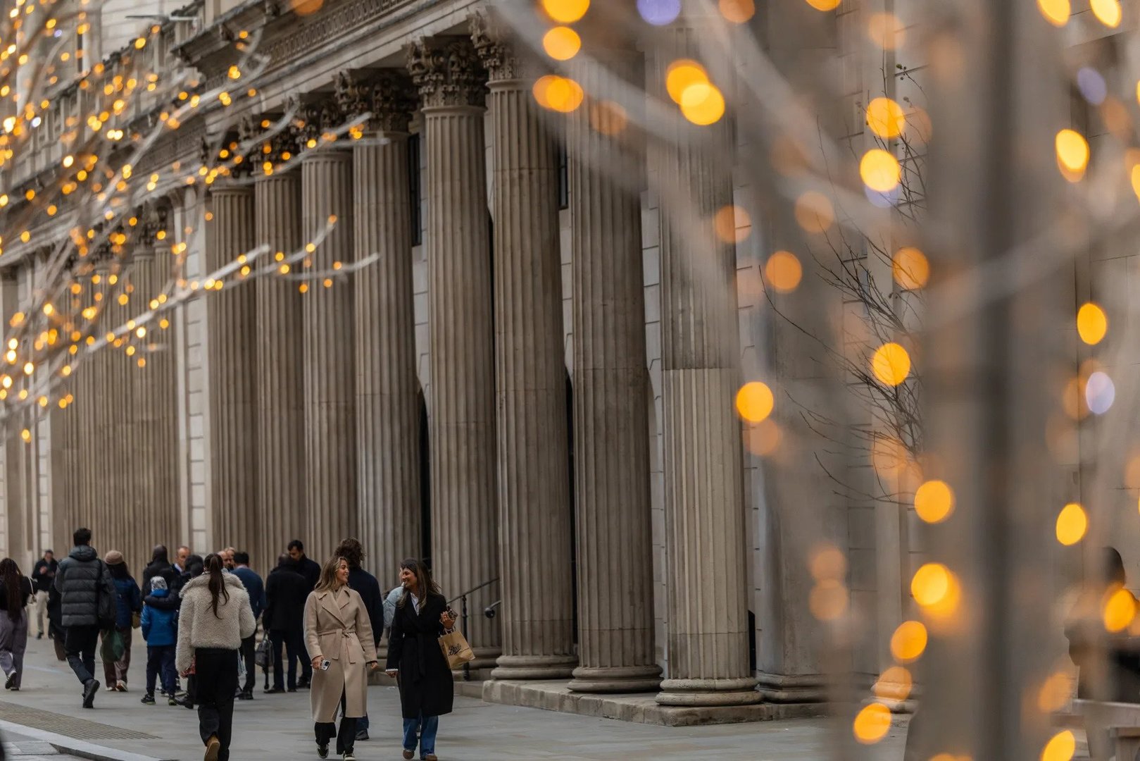 Central Banks Chart Divergent Paths as ECB Holds, Bank of England Prepares Cuts and BoJ Raises Rates