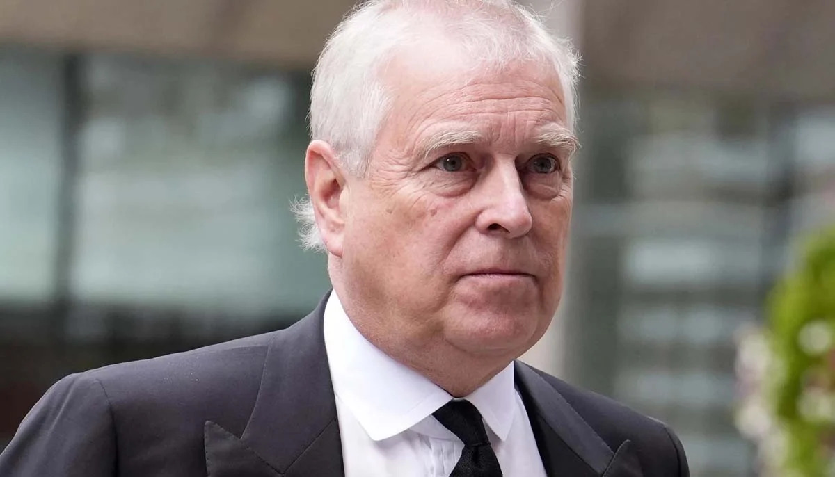 Die Metropolitan Police trafen auf dem Anwesen von Prinz Andrew ein und beschlagnahmten seine Schusswaffen.