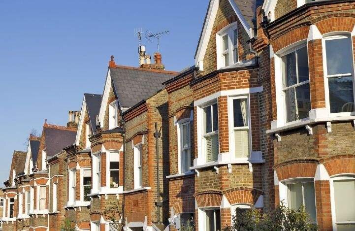 House Prices Fall in Half of London Boroughs