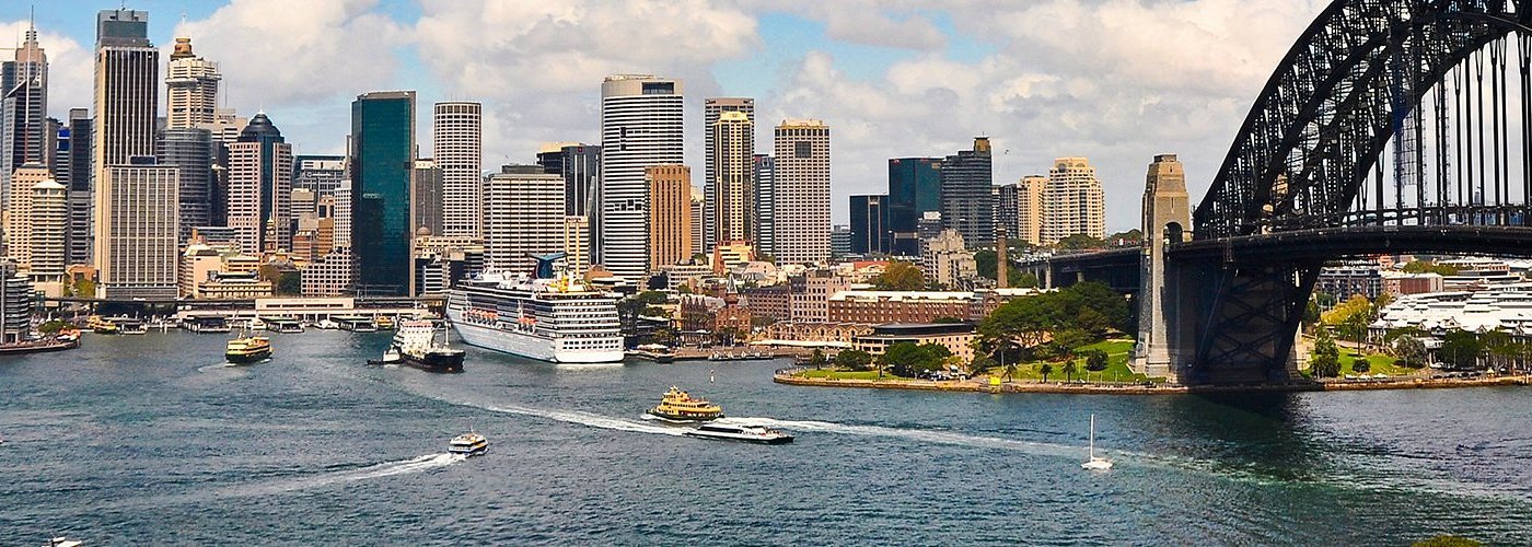 Australia Confronts National Shock After Bondi Beach Terror Attack with Legislative, Security and Social Responses