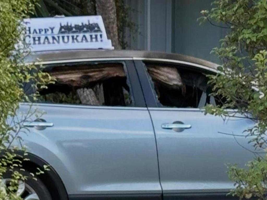Firebomb Attack Destroys Melbourne Rabbi’s Hanukkah-Decorated Car on Christmas Morning