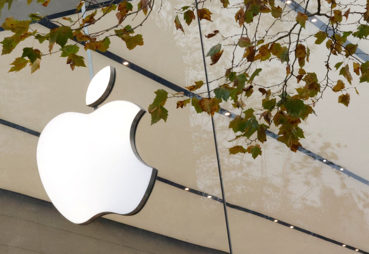 Apple Escalates Legal Battle in UK Over £1.5 Billion App Store Antitrust Ruling