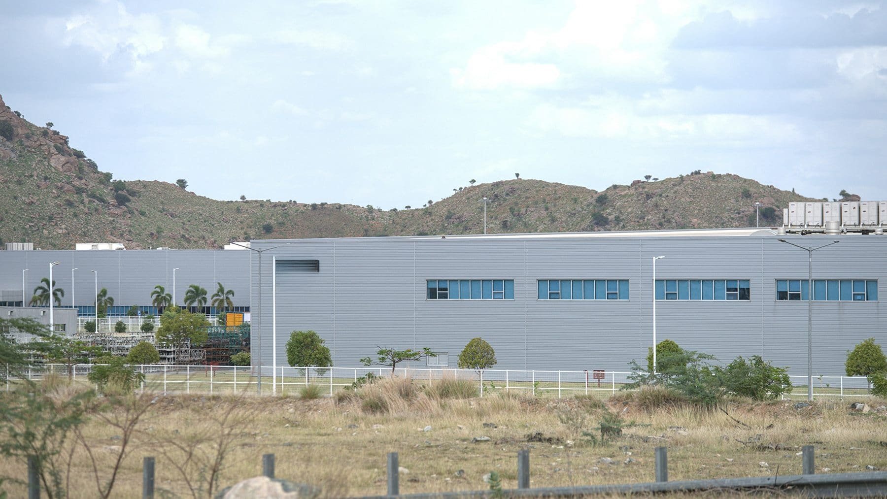 Saudi Arabia’s NEOM Green Hydrogen Megaproject Nears 2026 Operational Phase