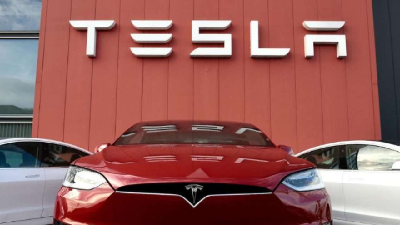 Tesla UK Sales Fall Sharply in December as Chinese EV Makers Gain Momentum