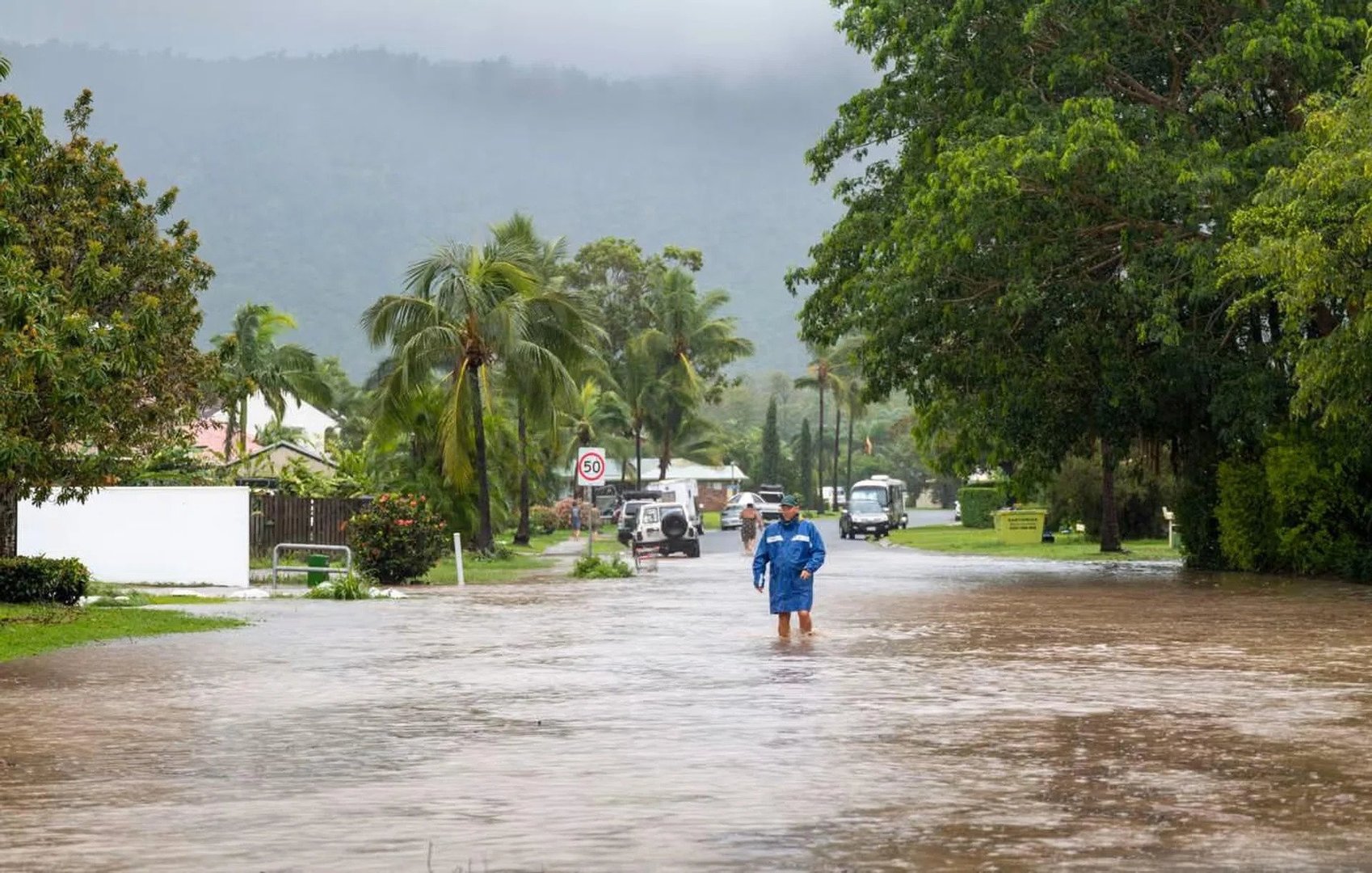 Tropical Cyclone Koji Leaves Thousands in Queensland Without Power as Heavy Rain and Flooding Threats Persist