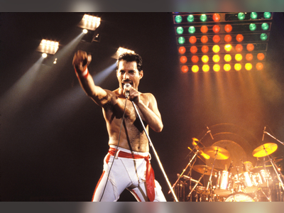 Egy nő, aki azt állította, hogy Freddie Mercury titkos lánya, negyvennyolc éves korában elhunyt egy ritka rákbetegség után folytatott harcban.