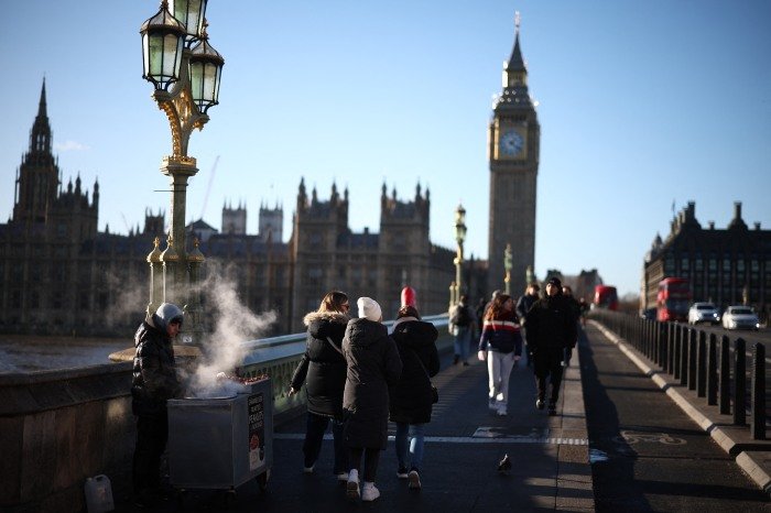 UK Government Borrowing Declines for Third Consecutive Month as Fiscal Pressures Ease