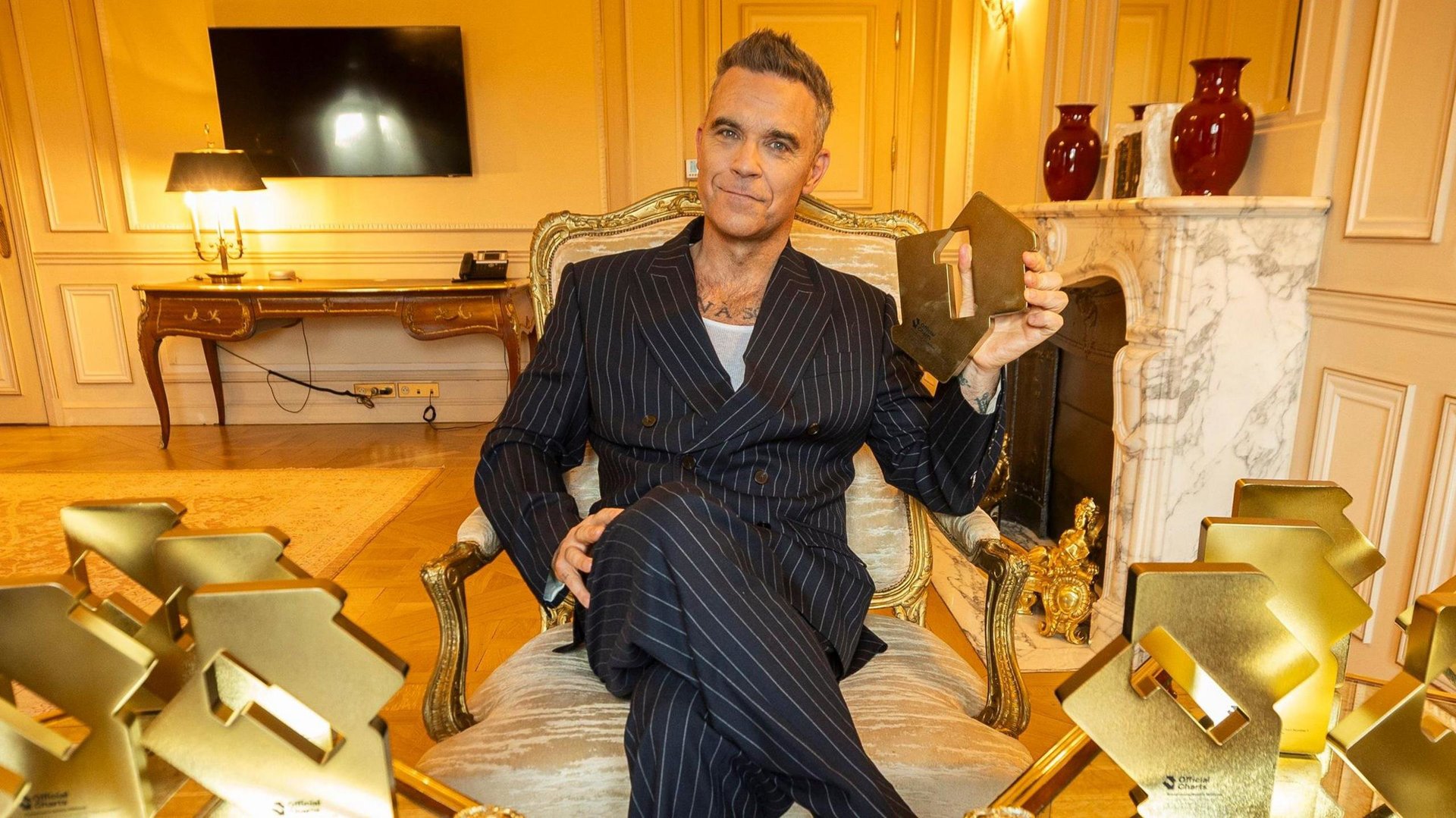 Robbie Williams Sets New UK Chart Record With 16th Number One Album