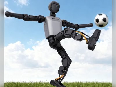 Le robot humanoïde Atlas de Boston Dynamics et le robot domestique LG CLOiD : le combat pour le verrouillage de la plateforme afin de contrôler l'IA physique.