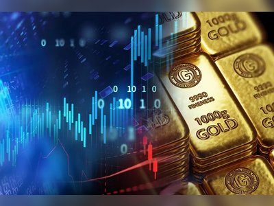 Gold Jumps More Than 8% in a Week as the Dollar Slides Amid Greenland Tariff Dispute