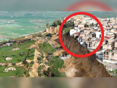 Sturm- ausgelöster Erdrutsch in Sizilien bringt Klippenhäuser an den Rand, während die Evakuierungen fortgesetzt werden.