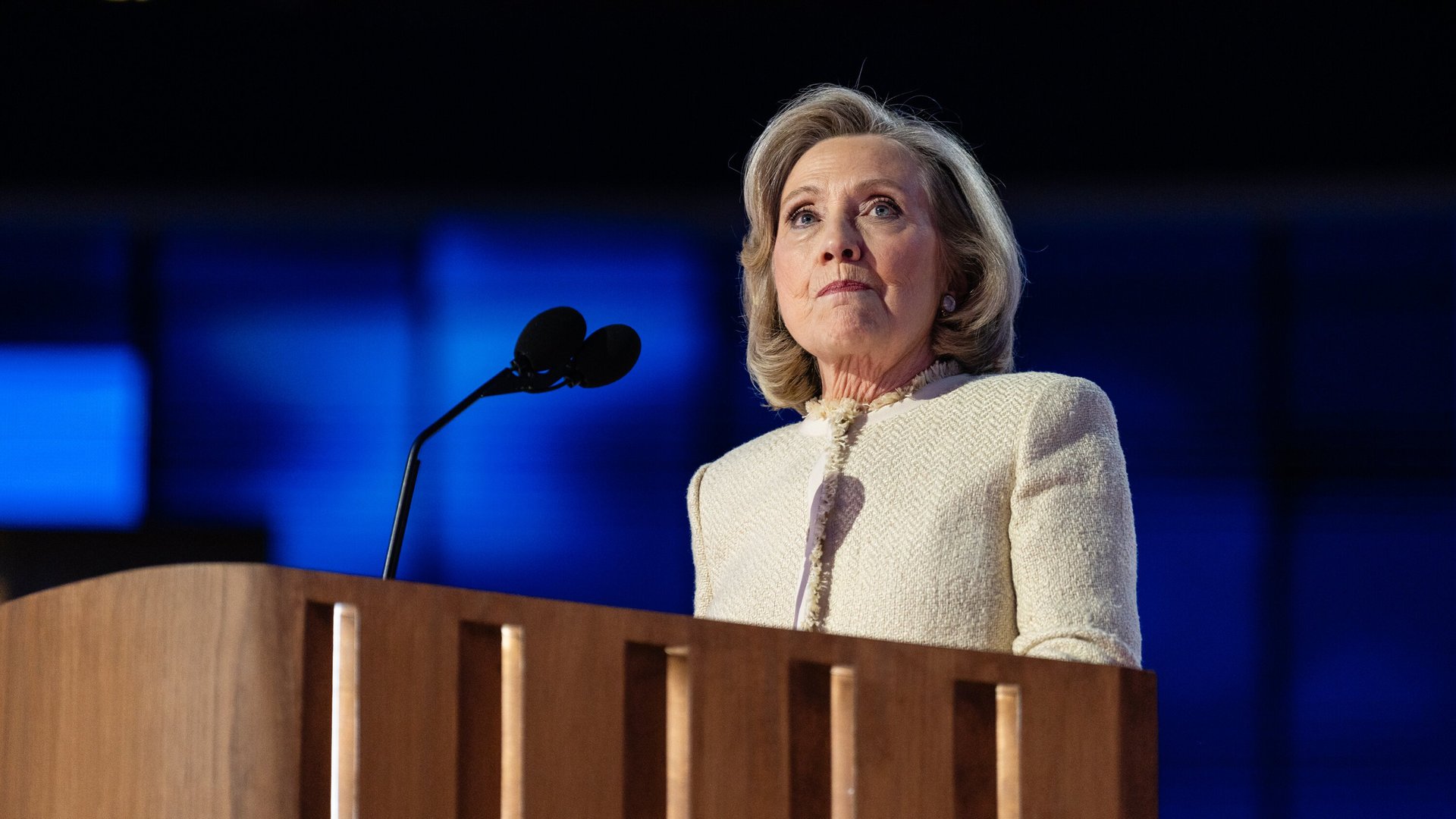 Clinton and Carlson Share Stage at Doha Forum, Highlighting Unusual Cross-Ideological Platform