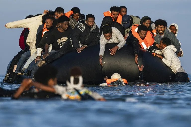 France Reports More Than Six Thousand Migrants Rescued on UK-Bound Channel Crossings in 2025
