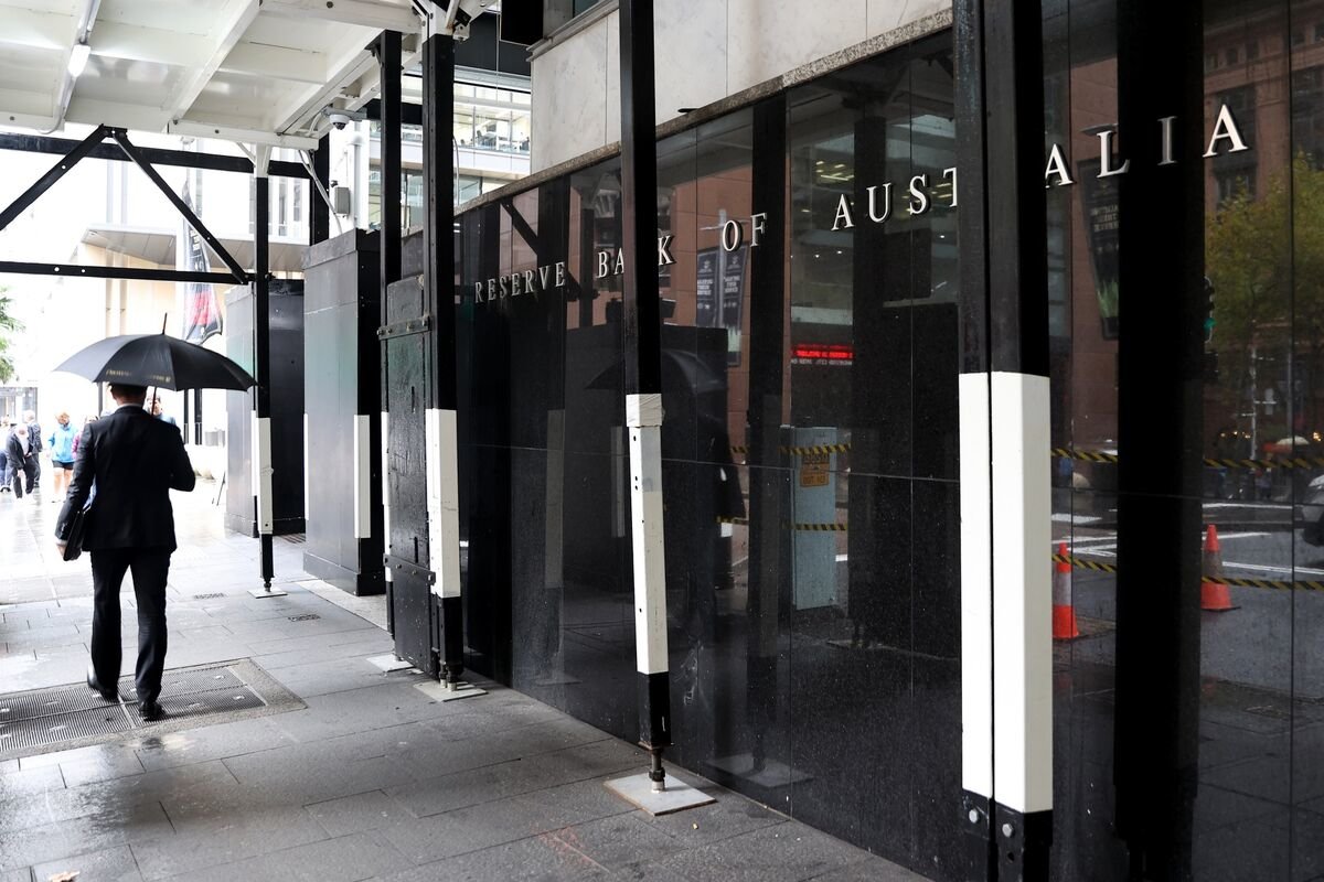 Australia Poised to Break Global Trend With Imminent Interest Rate Increase