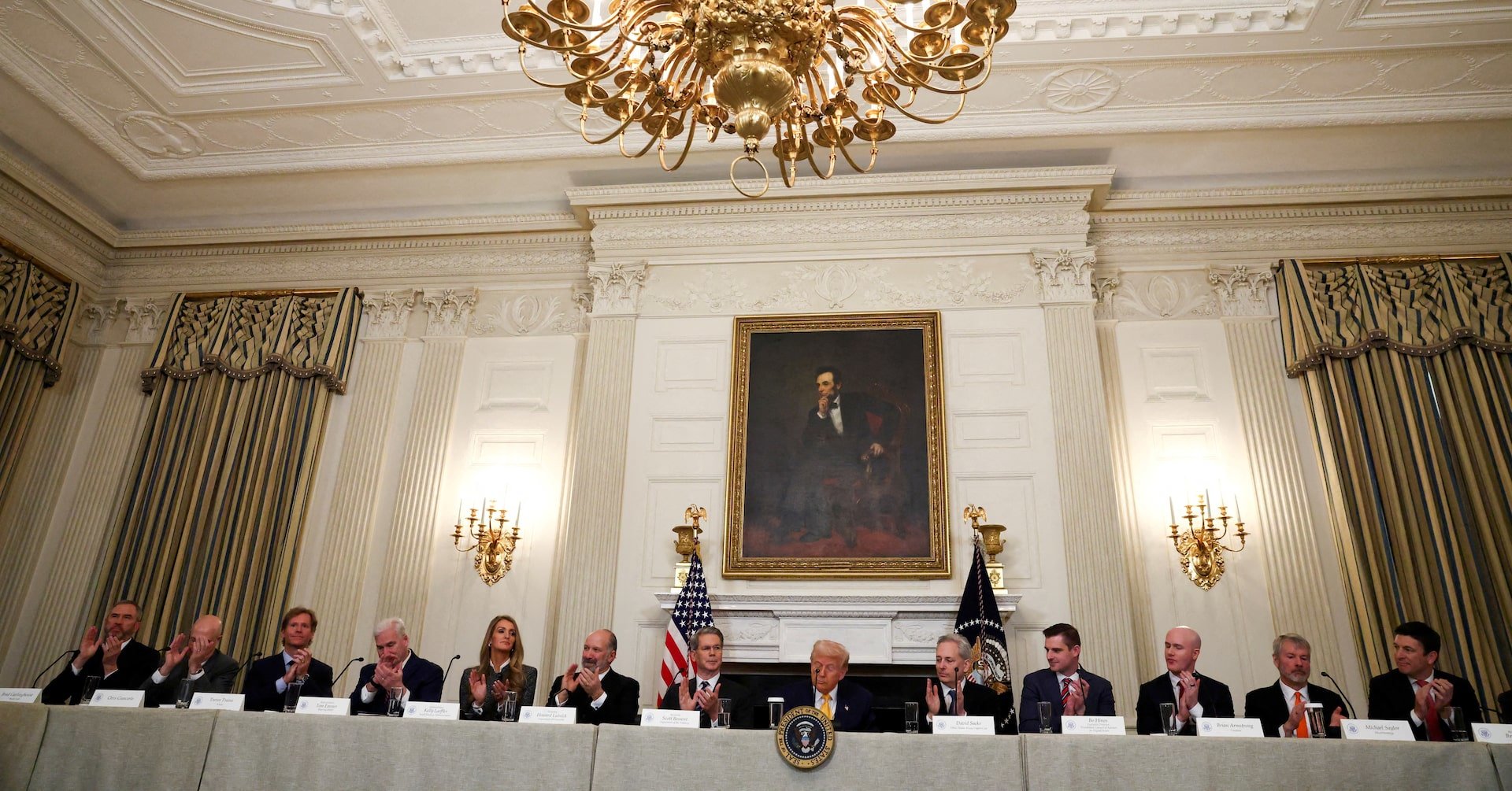 White House Talks Fail to Break US Crypto Legislation Deadlock as Stablecoin Dispute Persists