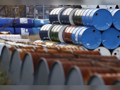 Saudi Arabia Reduces Main Oil Price for Asian Buyers as Global Crude Supply Outpaces Demand