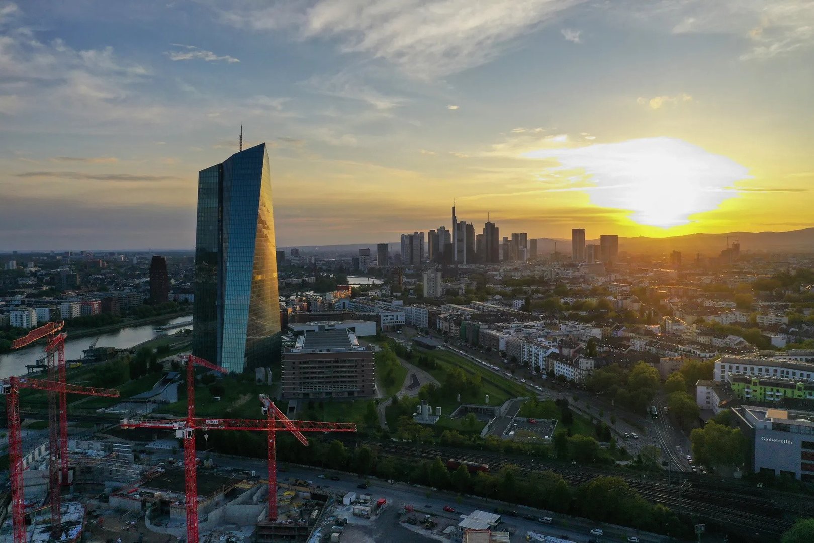 ECB Holds Rates as UK Central Bank Signals Potential Cuts Amid Slowing Inflation