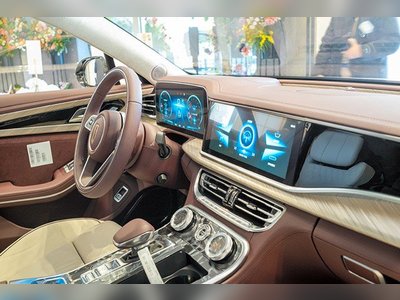 Chinas Elektrofahrzeughersteller müssen im Rahmen einer Sicherheitsreform zur Ablenkung des Fahrers obligatorisch zu physischen Tasten und Türgriffen zurückkehren.