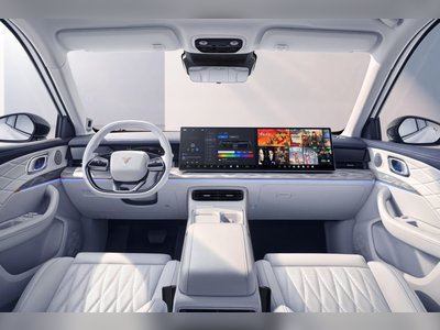 Les fabricants de véhicules électriques chinois font face à un retour obligatoire aux boutons physiques et aux poignées de porte dans le cadre d'une révision de la sécurité contre les distractions du conducteur.