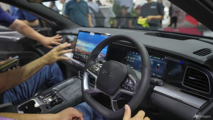 China’s EV Makers Face Mandatory Return to Physical Buttons and Door Handles in Driver-Distraction Safety Overhaul