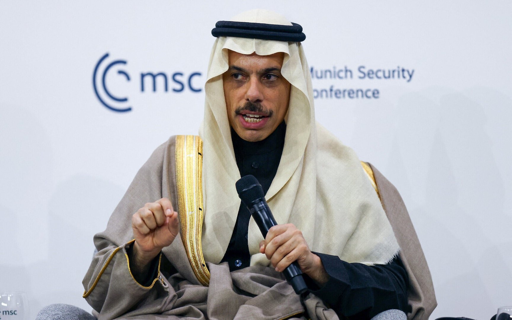 Saudi Arabia Seeks Clarity on Israeli Withdrawal and Hamas Disarmament Before Funding Gaza Reconstruction