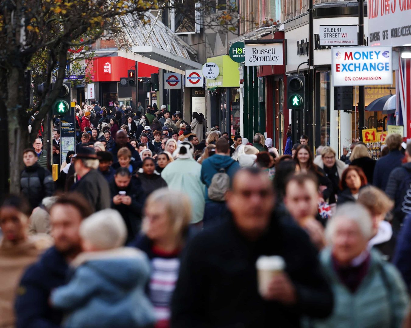 UK Workers Face Stagnant Incomes and a Softening Labour Market as Unemployment Climbs