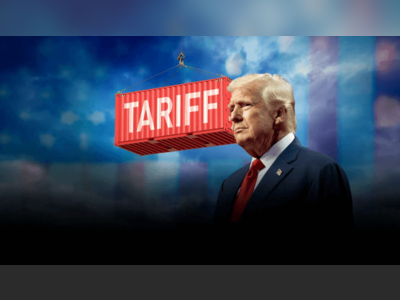 Trump signe des tarifs mondiaux de 10 % sur les importations.