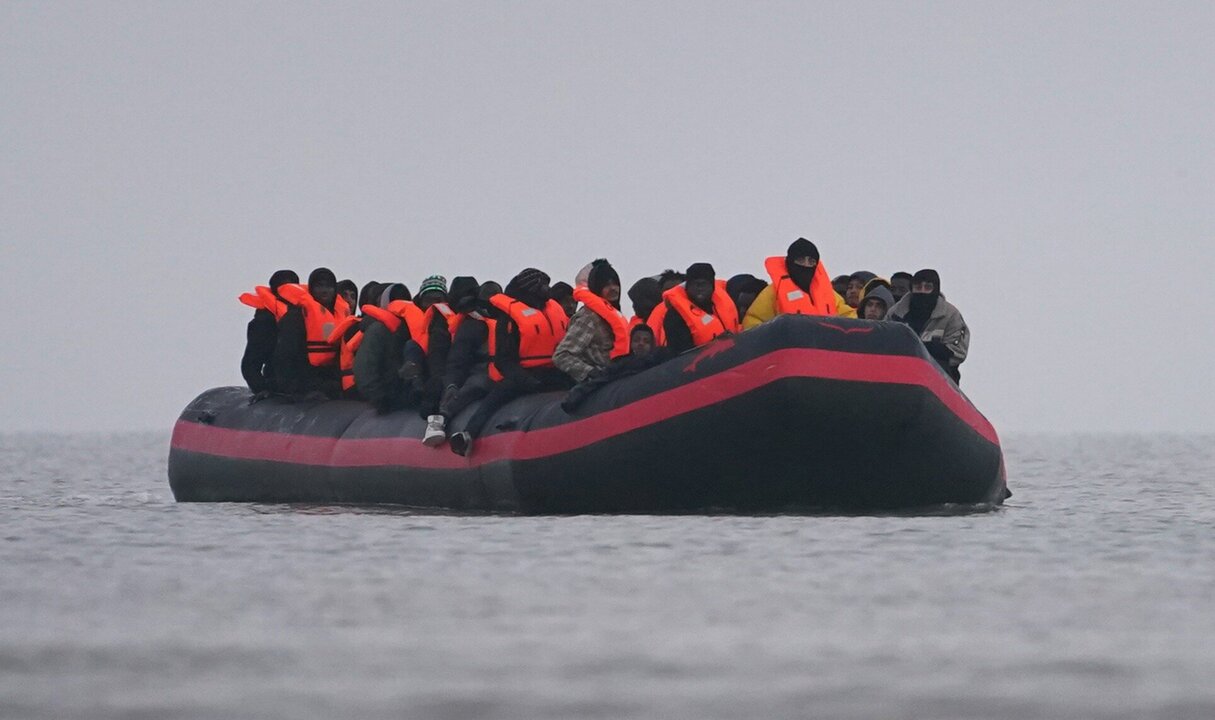 Britannia Csatorna Krízise: Milliárdok Kifizetése Miközben a Hajók Továbbra is Érkeznek