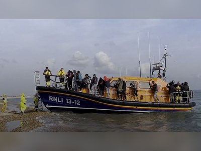 La crise de la Manche au Royaume-Uni : Payer des milliards pendant que les bateaux continuent d'arriver