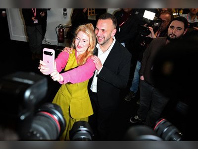 Independent Left-Wing Plumber Secures Shock Victory as Greens Surge in UK By-Election